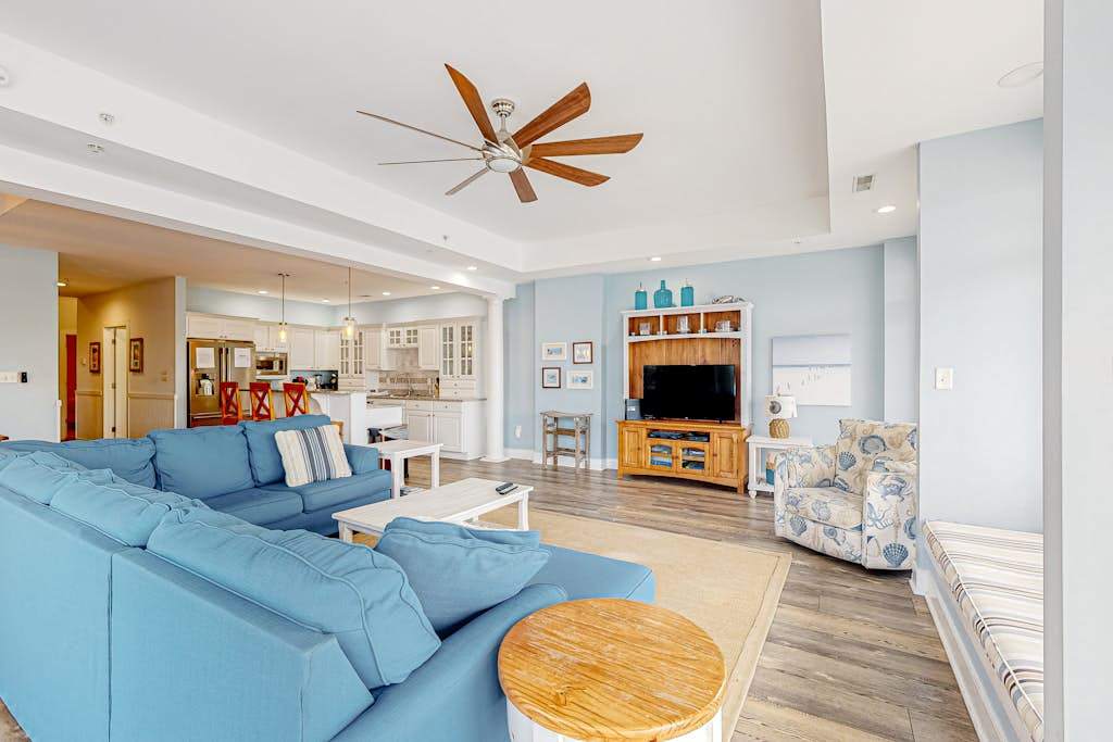 Midtown Key Largo Condo Full of Upgrades with Gourmet Kitchen, washer & dryer, WiFi, AC