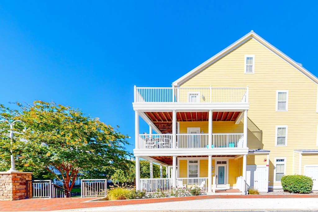 Townhome with Canal & Bay Views, 2 Wrap-Around Decks - Walk to Pools & Beach