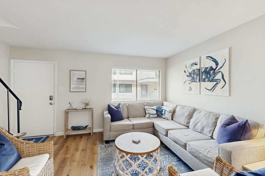 Updated coastal getaway with pool - walk to beach, dining, shops & entertainment