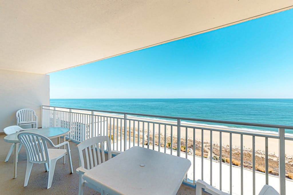 Beachfront Condo with balcony, views, shared pools, gym, & sauna