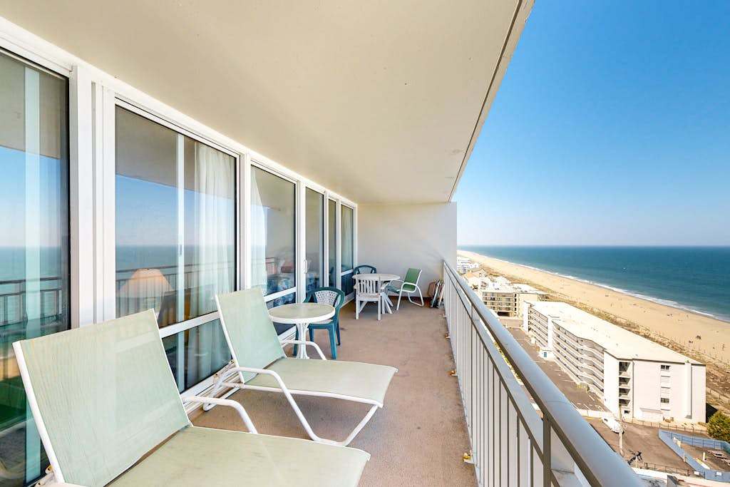 Recently renovated oceanfront condo with balcony, AC, WiFi, pools, & sauna