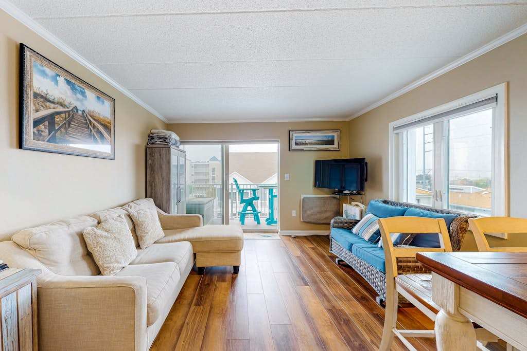 Amazing Suite in Oceanside Building with Shared Pool, Private washer & dryer, WiFi
