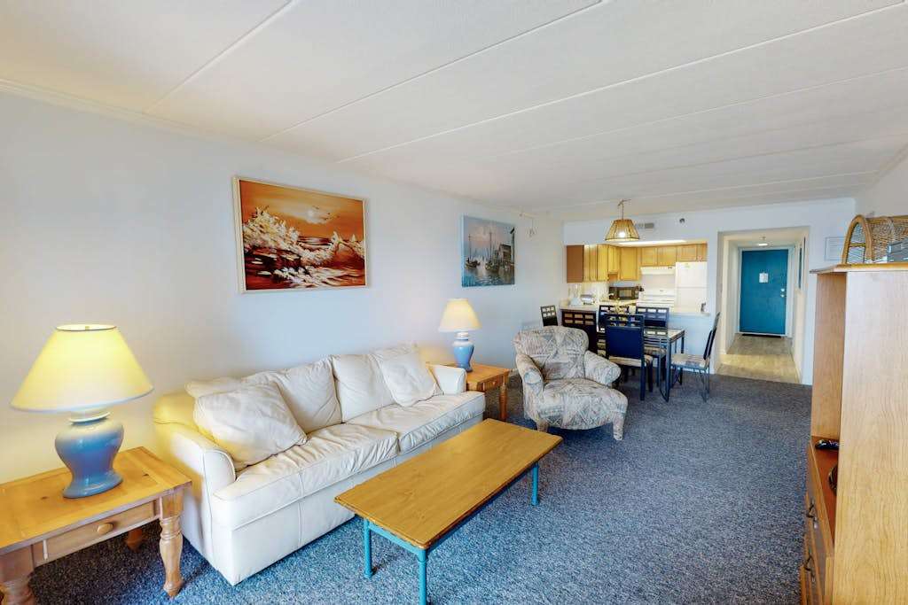 Beachfront Suite with Ocean Views From Balcony, Free WiFi, Central AC, Private washer & dryer