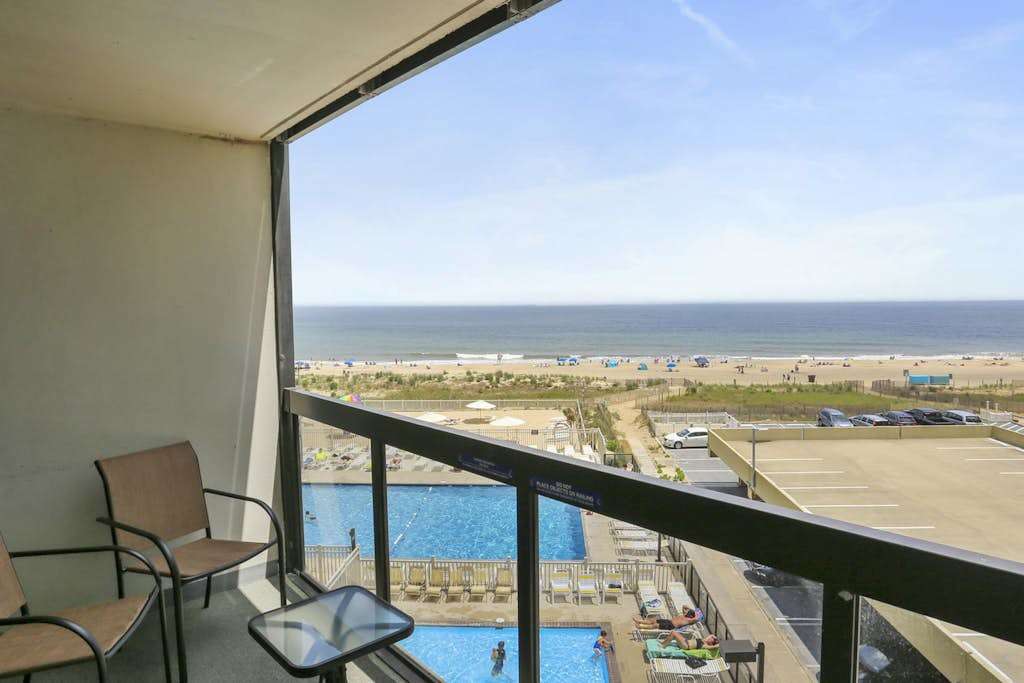 Oceanfront condo with ocean view, pools, tennis, sauna & central AC