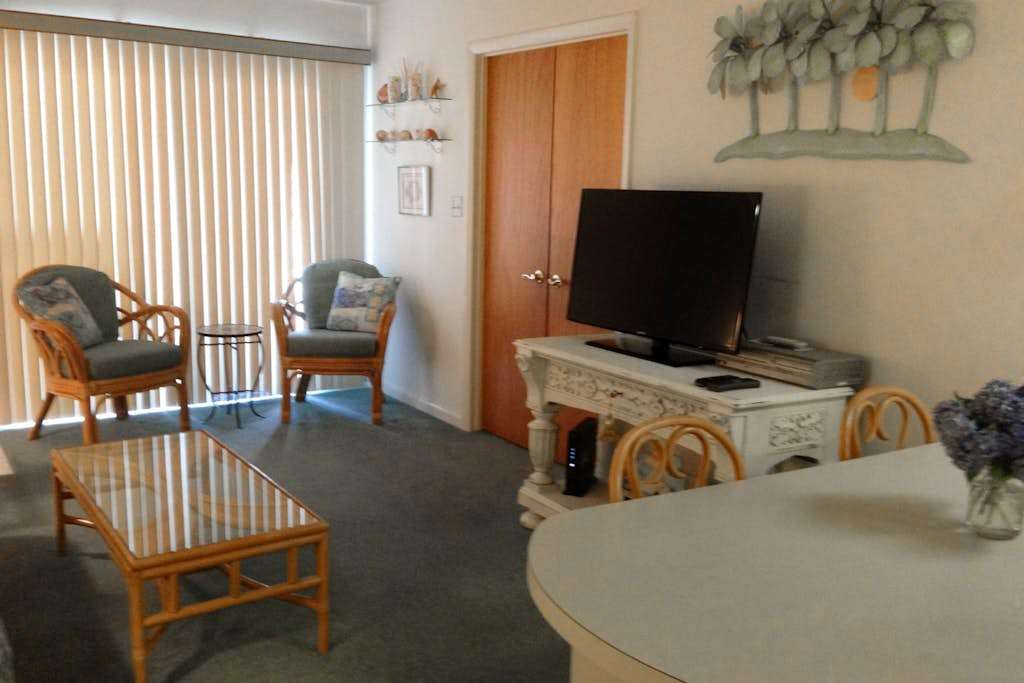 Condo 3 Blocks from the Beach with Sunny Patio, Central AC, WiFi & Shared Pool