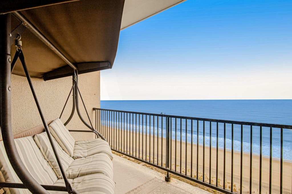Beach- & oceanfront condo with balcony, pool, & washer & dryer
