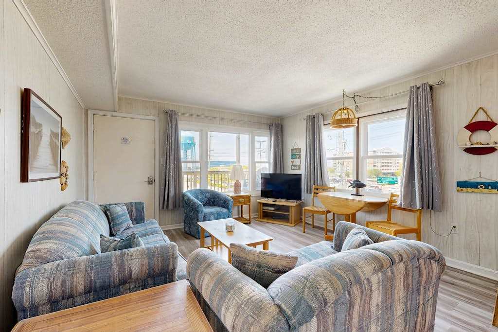 Well-Equipped Beach Condo near the Ocean with Private Balcony, Central AC, washer & dryer