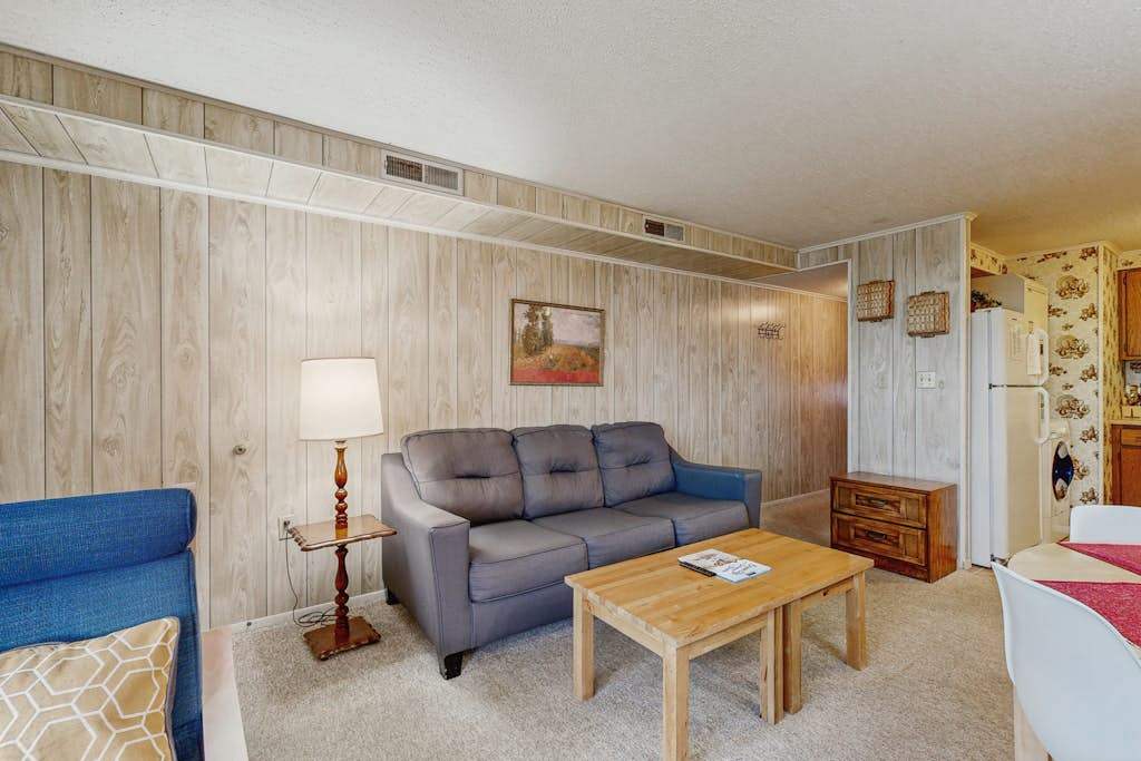 Budget-Friendly Beach Condo near the Ocean with Private washer & dryer & Central AC