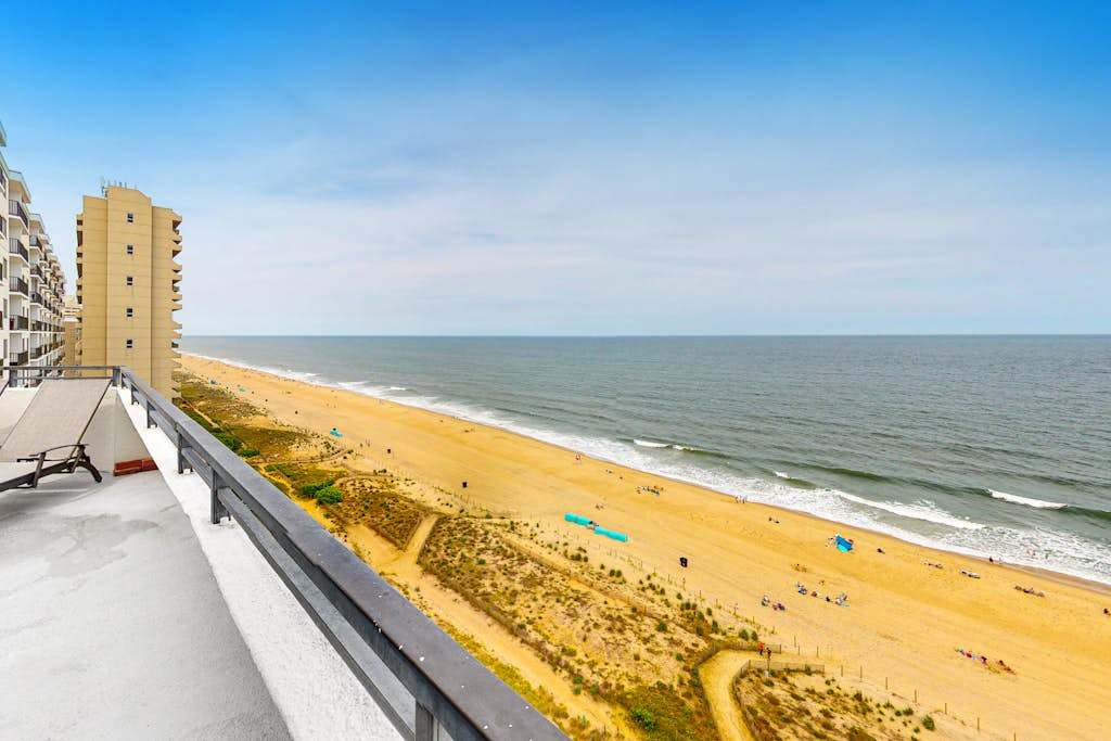 Newly Updated Oceanfront Veranda Condo with Private Deck, WiFi, AC & Shared Pool