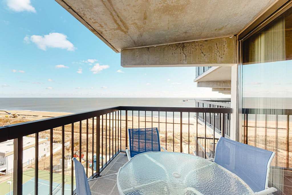 Updated, ocean-view condo with balcony, pools, saunas, game room & gym