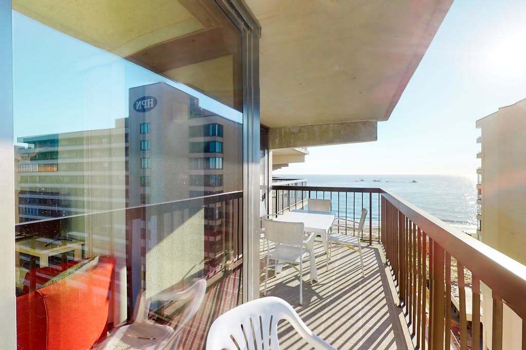 Coastal condo with pools, game room, gym, sauna & central AC