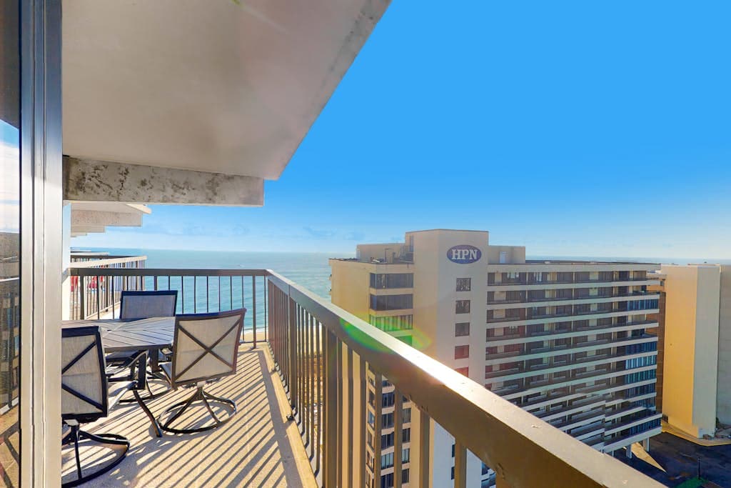 Budget-friendly beach condo with incredible views, balcony, pools & tennis