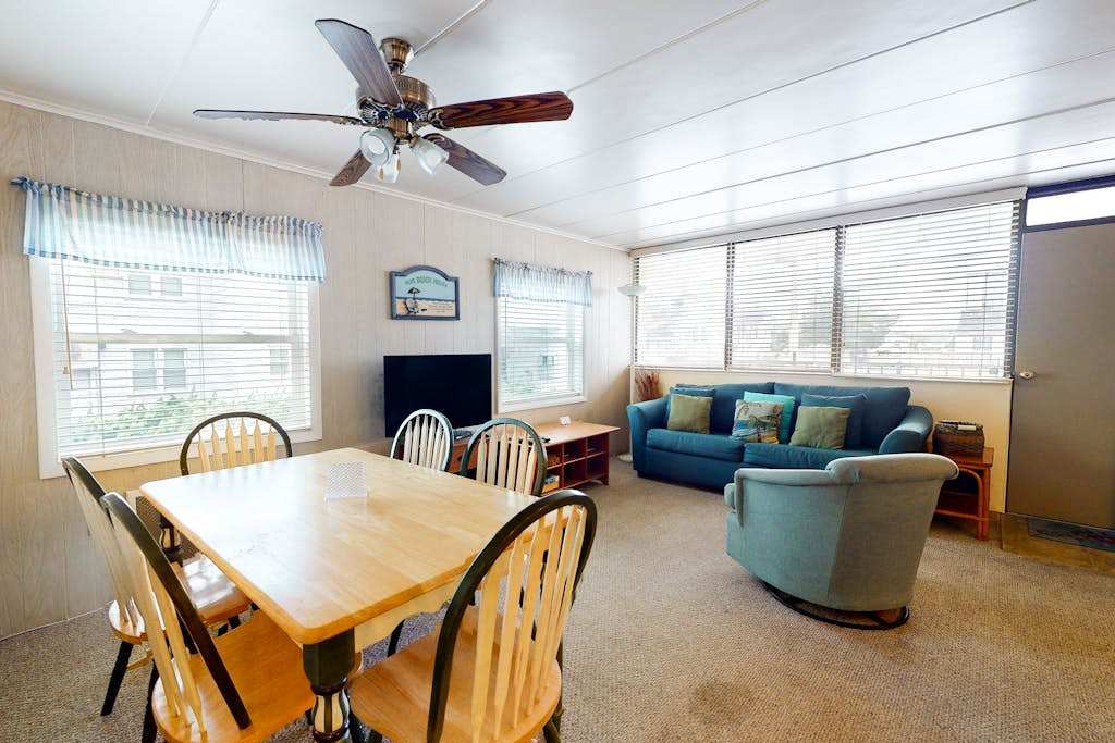 First-Floor, Ocean Block Condo with Patio, AC, WiFi & Laundry - Steps to Beach
