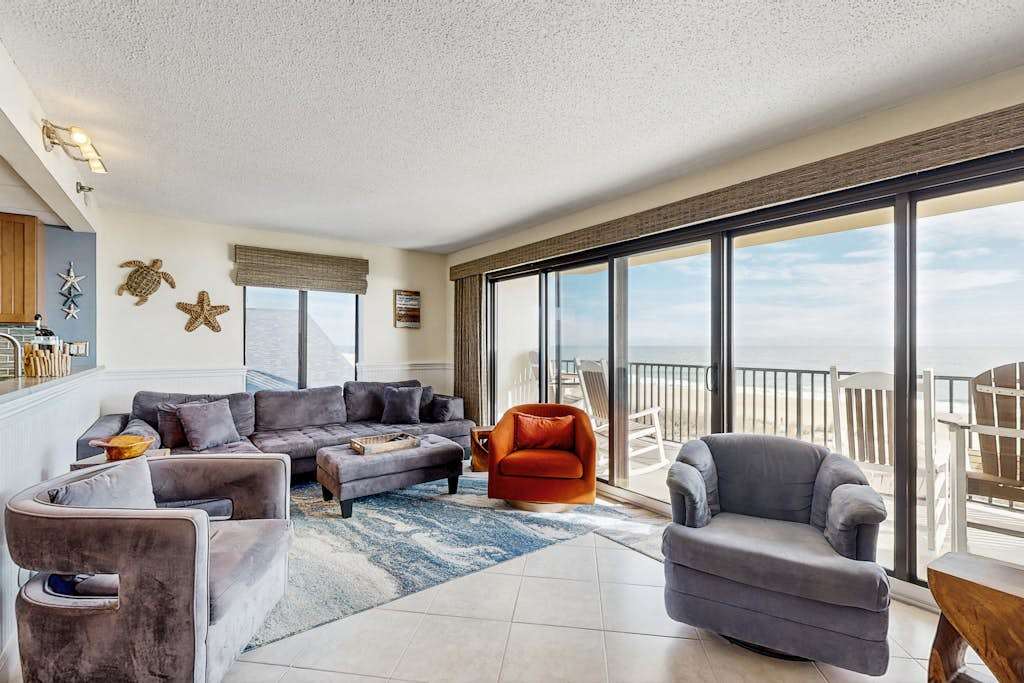 Oceanfront Condo with Gorgeous View, 2 Balconies, AC, Laundry & Shared Pool