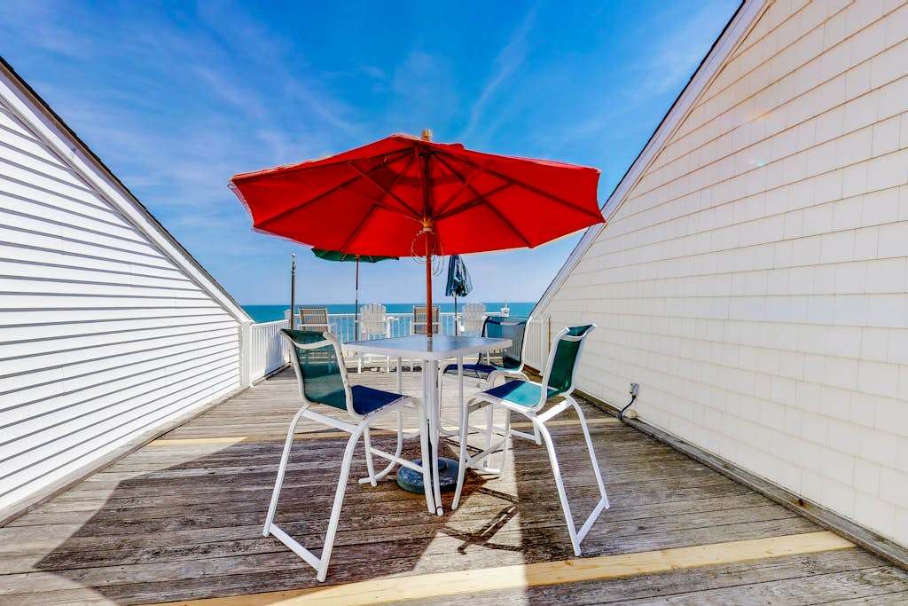 Oceanfront Townhome with Multiple Decks, Amazing Views, washer & dryer & Beach Access