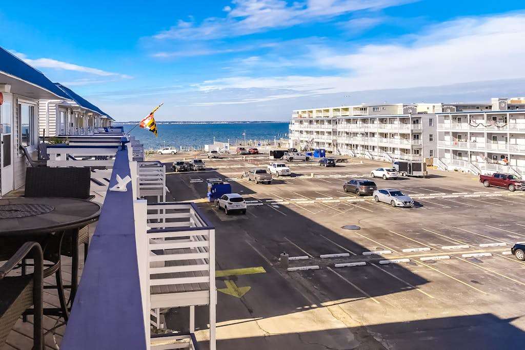 Waterview Condo at Bradley on the Bay with Shared Pool, AC, WiFi & Kitchen