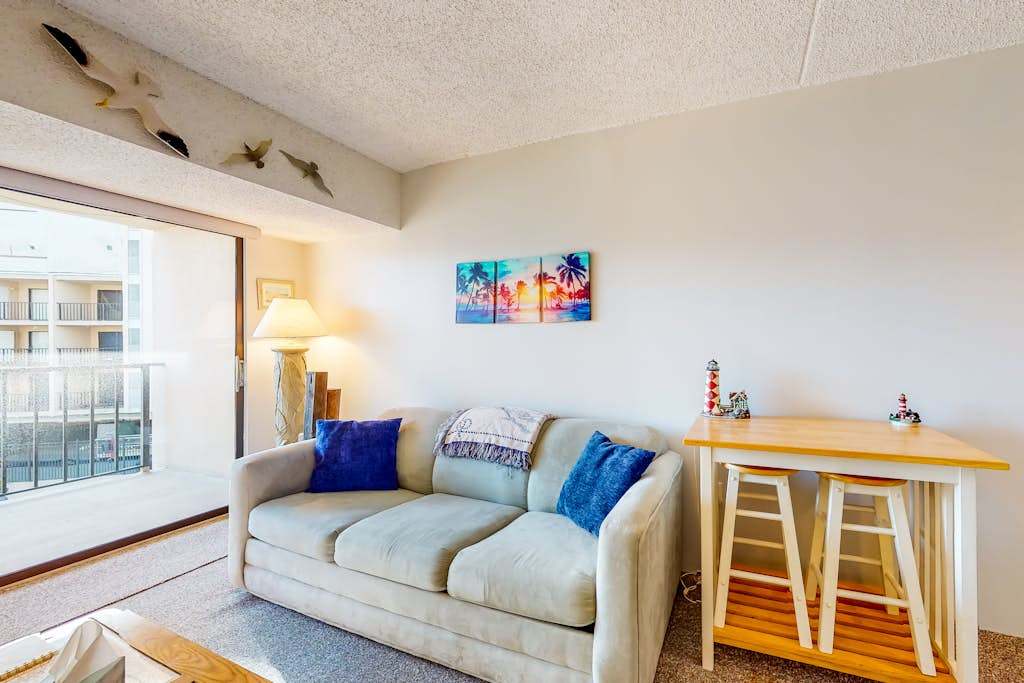 Steps to Shore - Charming Condo at Bluewater East North with Shared Pool