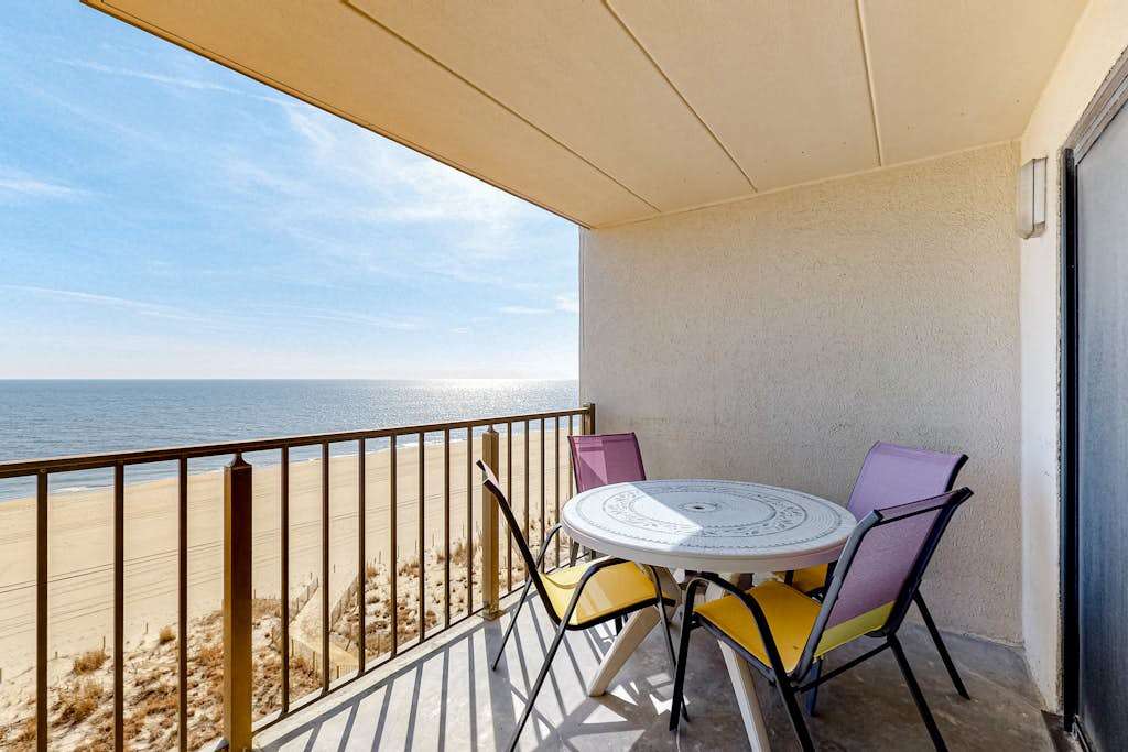 Sixth floor oceanfront condo with beach access