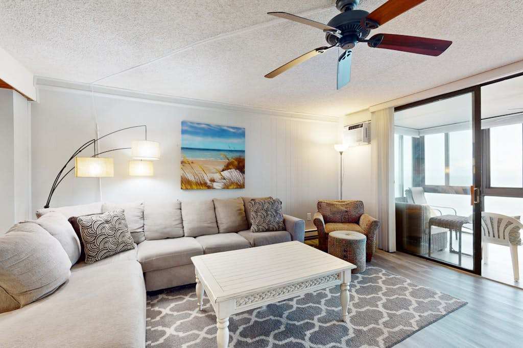 Ninth-floor oceanfront condo with pool, washer & dryer, & direct beach access