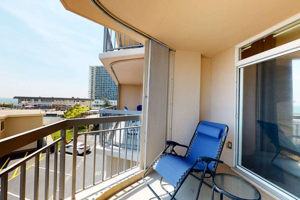 Oceanview condo with pool access plus central AC & washer & dryer