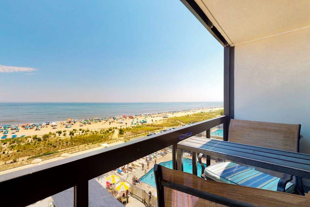 Oceanfront condo with a balcony, central AC, pools, game room & sports courts