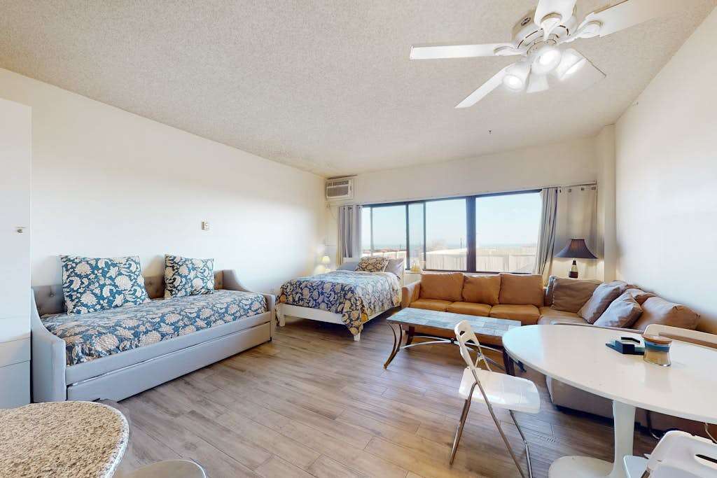 Comfortable ocean-view studio with pool