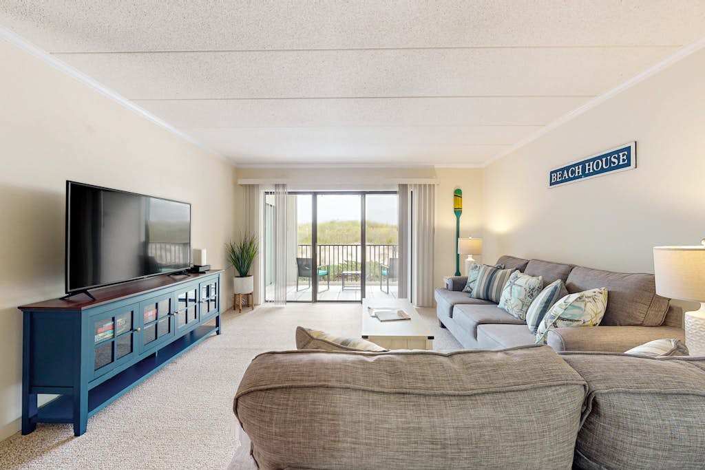 Inviting first-floor condo in Ocean City right on the beach