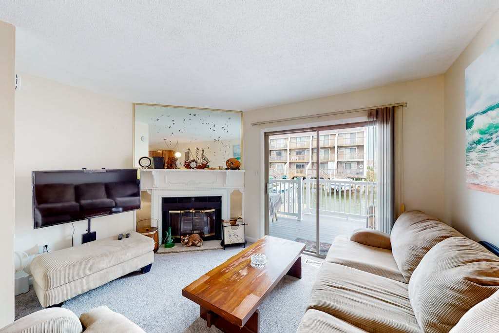Dawn's Cove Unit F - Waterfront condo in Ocean City with dock and boat slip