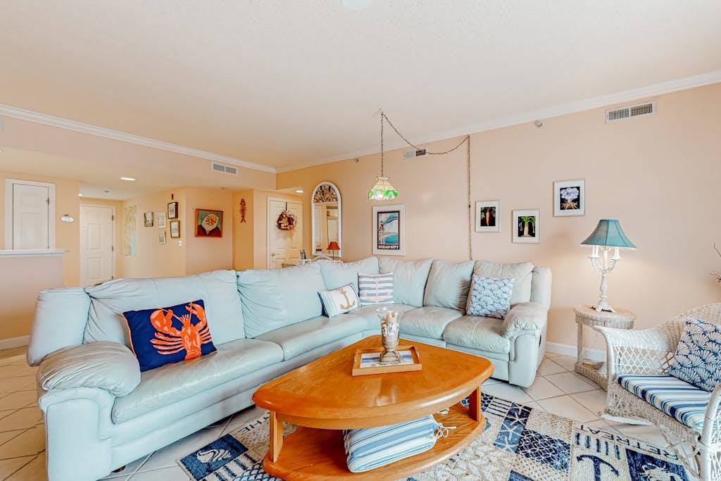 Colorful condo by the beach with balcony, washer & dryer, & outdoor pool