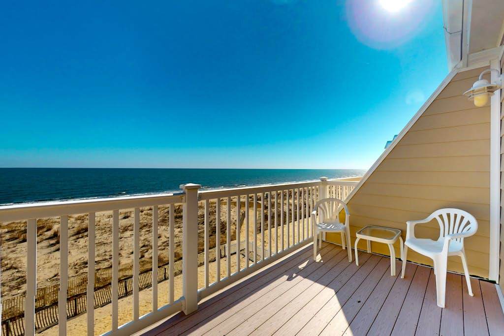 Ocean-view townhome with easy beach access & large deck