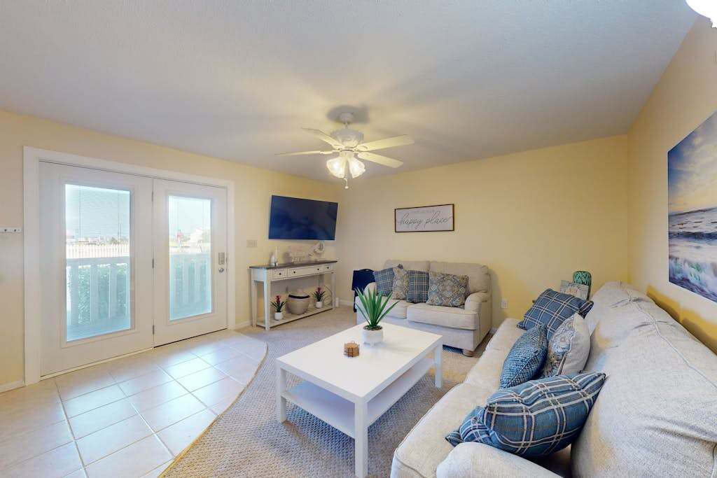 North Ocean City bayside condo with first floor convenience