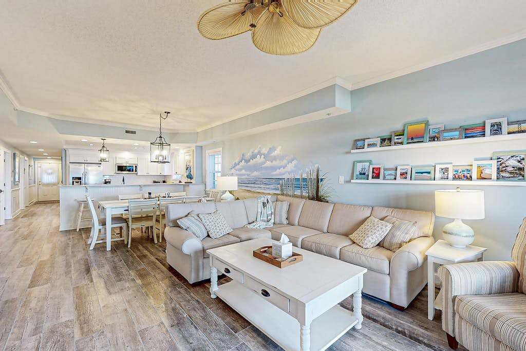 Sunny - Ocean Block Condo, steps to the beach with pool, balcony & fitness room