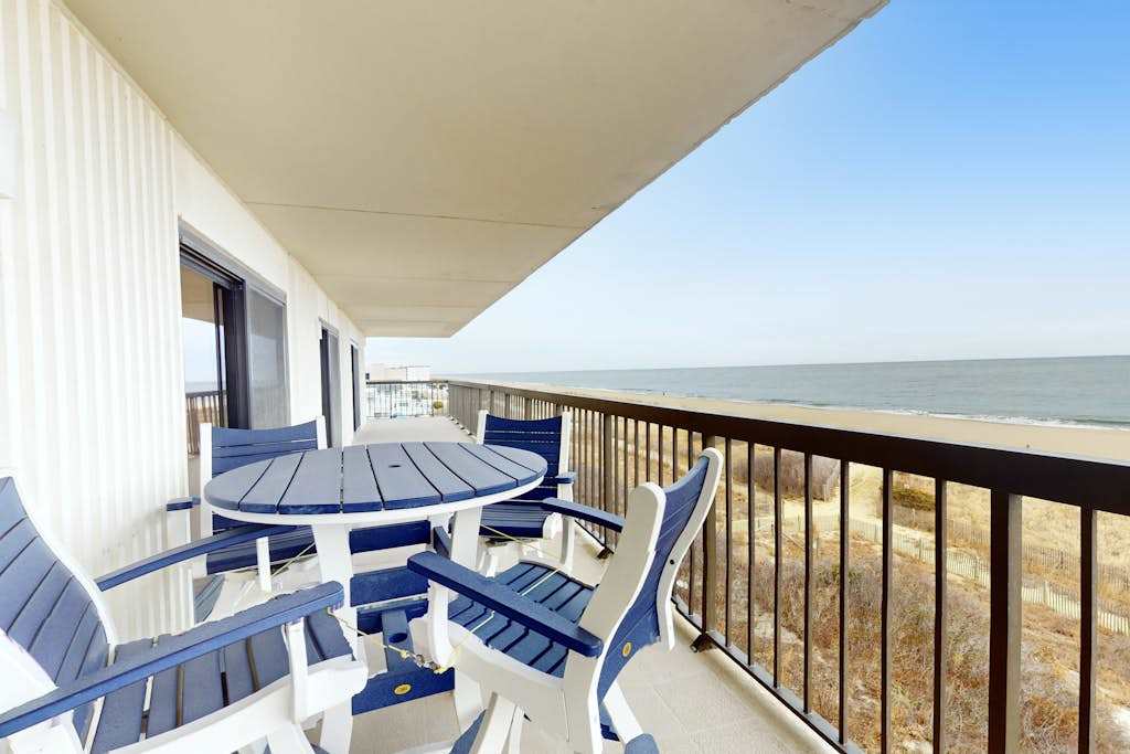 Stunning ocean-front and ocean-view condo with pools and sports courts