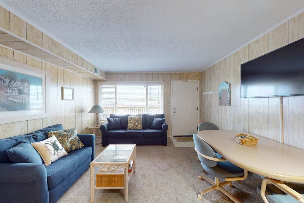 Midtown Ocean City Condo short walk to beach, restaurants & shops