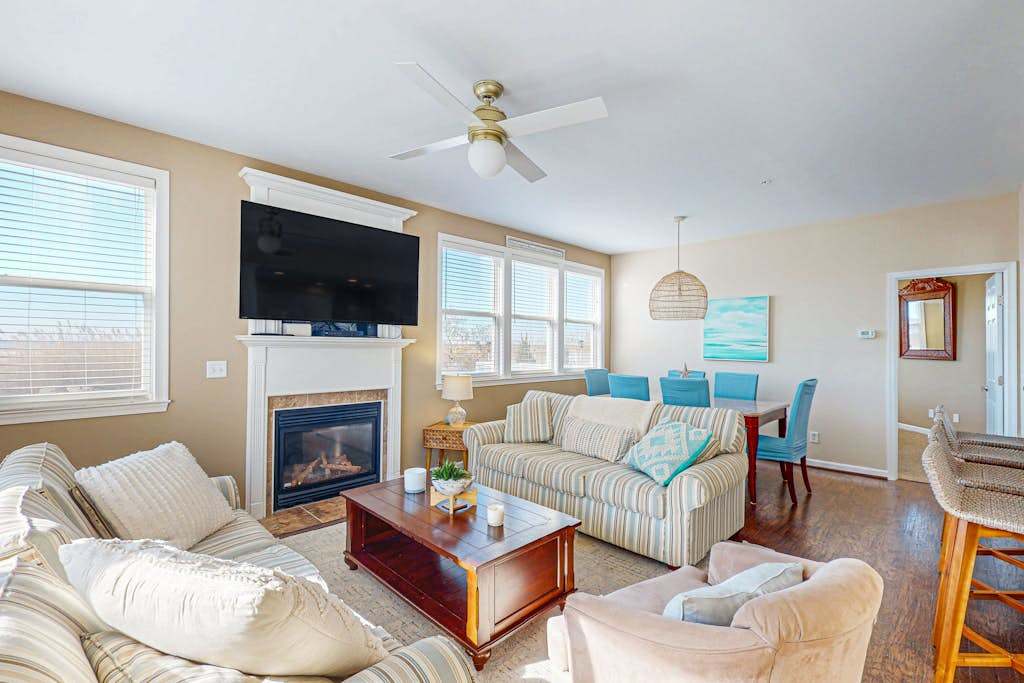 Bright and airy Ocean City condo with bayview and central air
