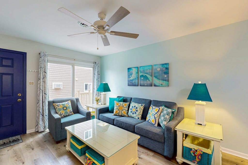 Luxurious - uptown Ocean City condo with elevated deck, shared pool & central air