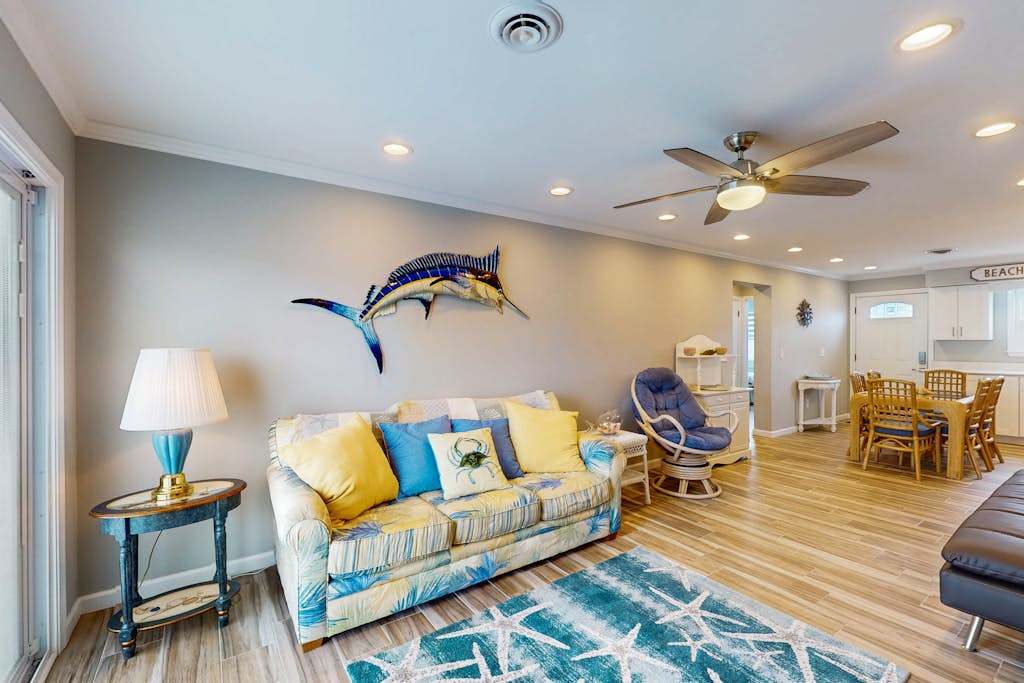 Stunning canal front Condo - a short walk to the beach, boardwalk, & parks