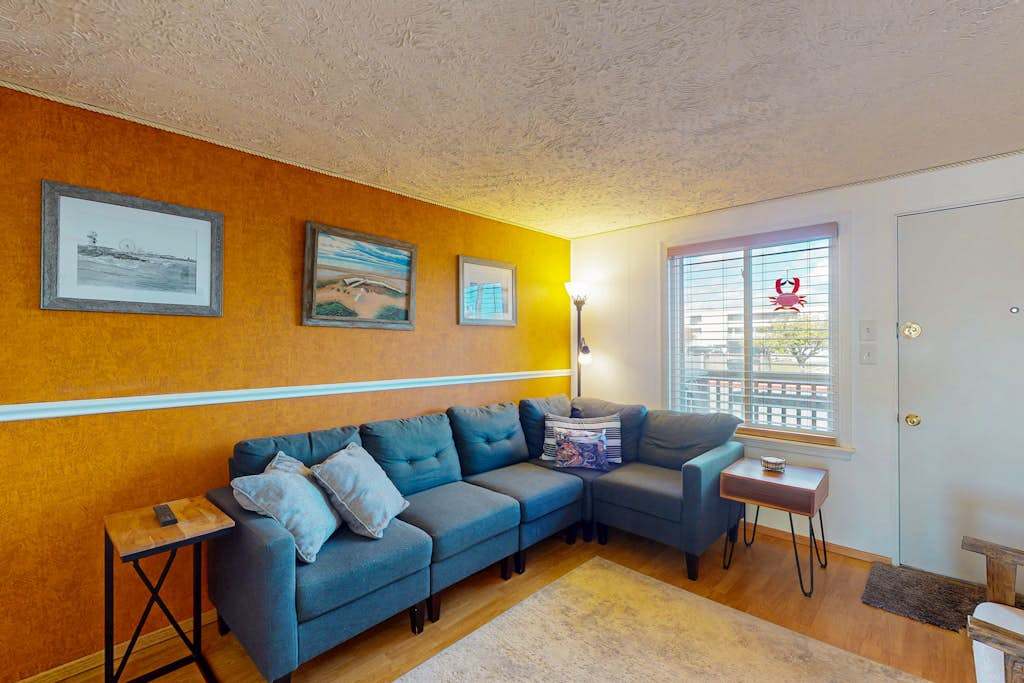 Sun-filled, waterfront retreat with shared pool, near beaches & theme parks