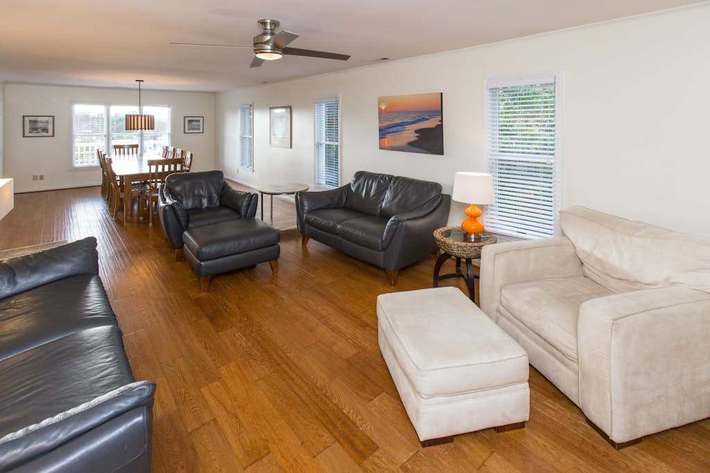 Lovely canal-front home between bay & beach with private pool, dock, & AC