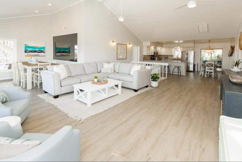 Semi oceanfront house with outdoor pool and cabana - steps to beach