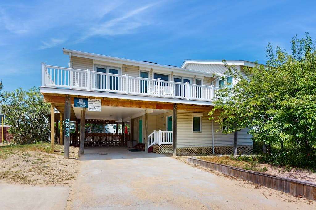 Well Appointed Home with Private Outdoor Pool, Gas Grill, washer & dryer, AC