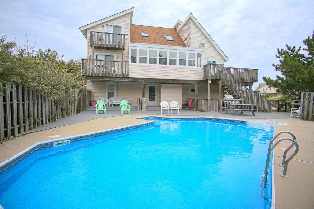 Fantastic Semi Oceanfront Home with Private Pool, Free WiFi, Steps from the Beach