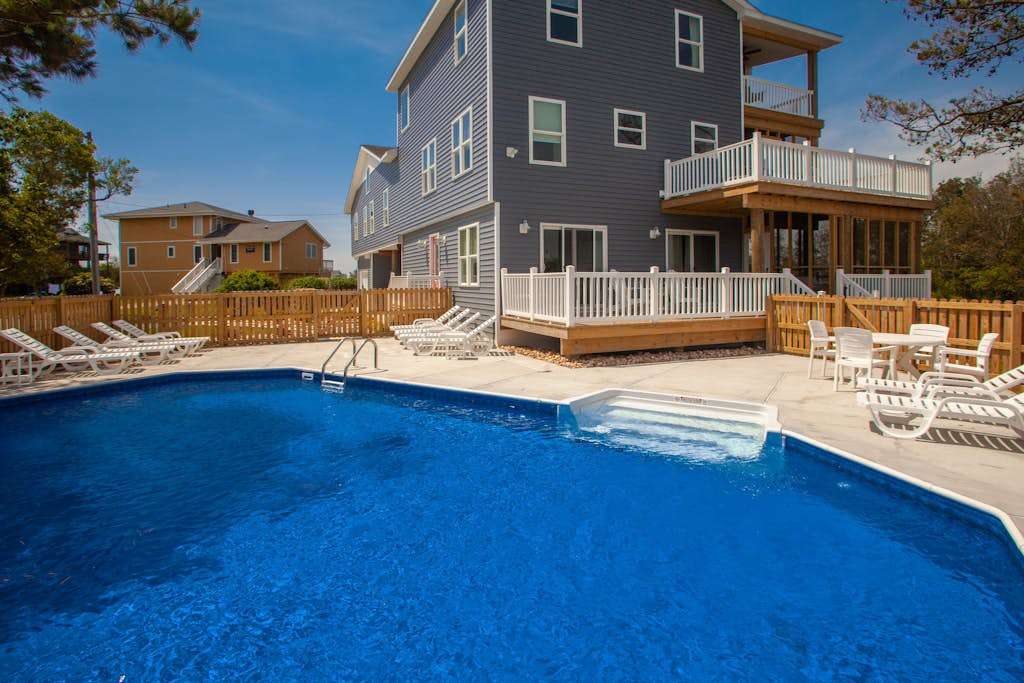 Waterfront home on a bay canal with private pool, foosball, Ping-Pong, fast WiFi