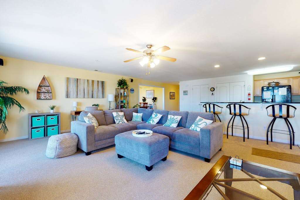 Bright Condo with On-Site Pool just a Block from the Beach