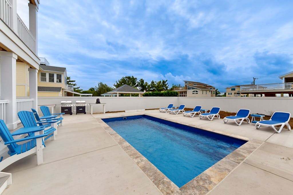 New Build! Beachside property with pool & beach access - Pet friendly
