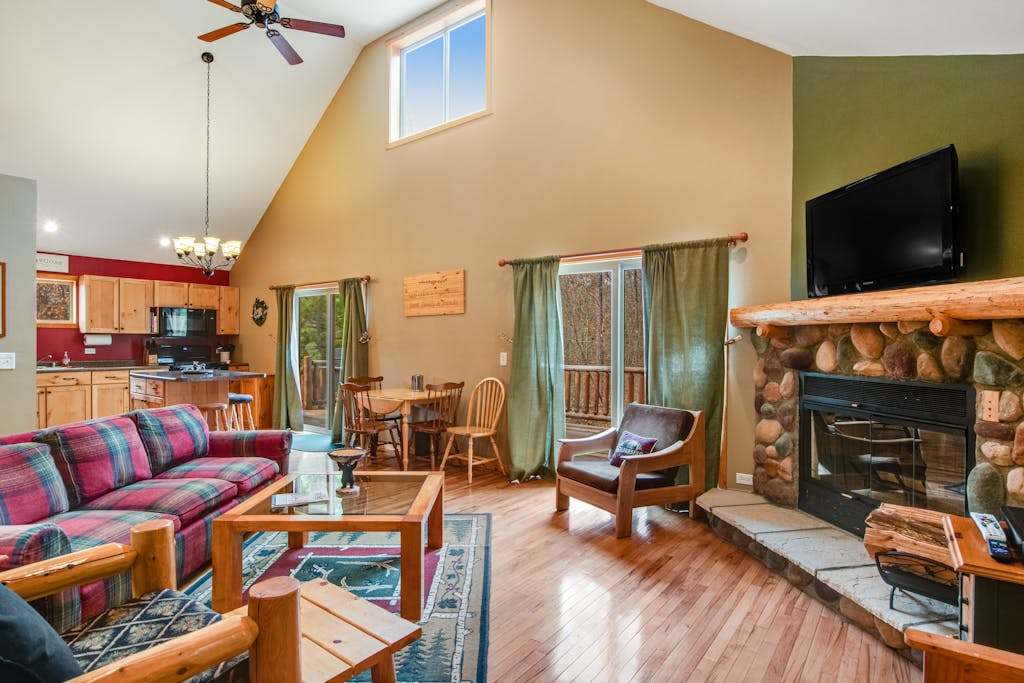 Wilderness retreat near the lake with firepit, grill, large deck - dog friendly