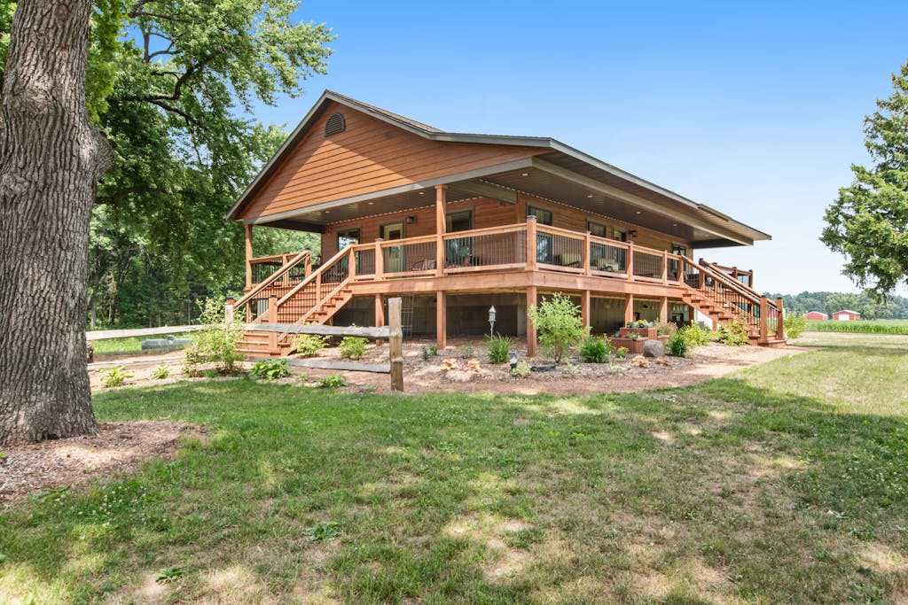 Inviting home with game room, firepit, full kitchen, & washer & dryer