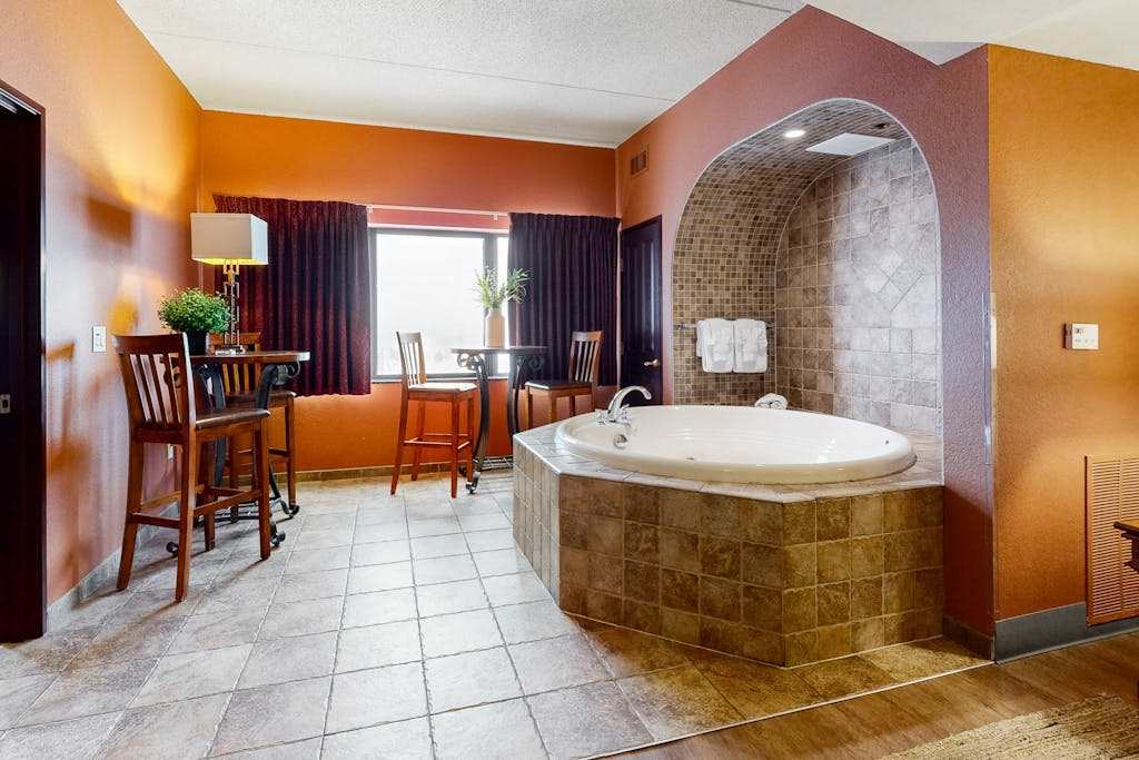 Spacious Chula Vista Stay | Dells Adventure Access
