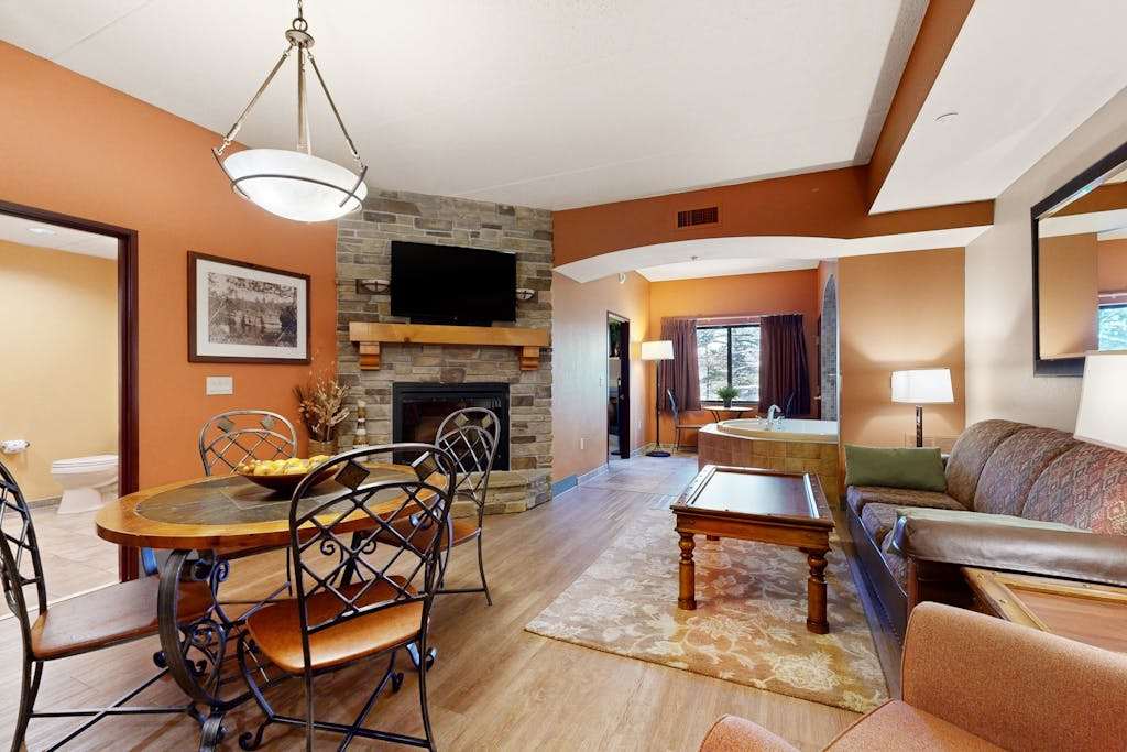 Relaxing Dells Condo |Discounted Adventure Access Perk
