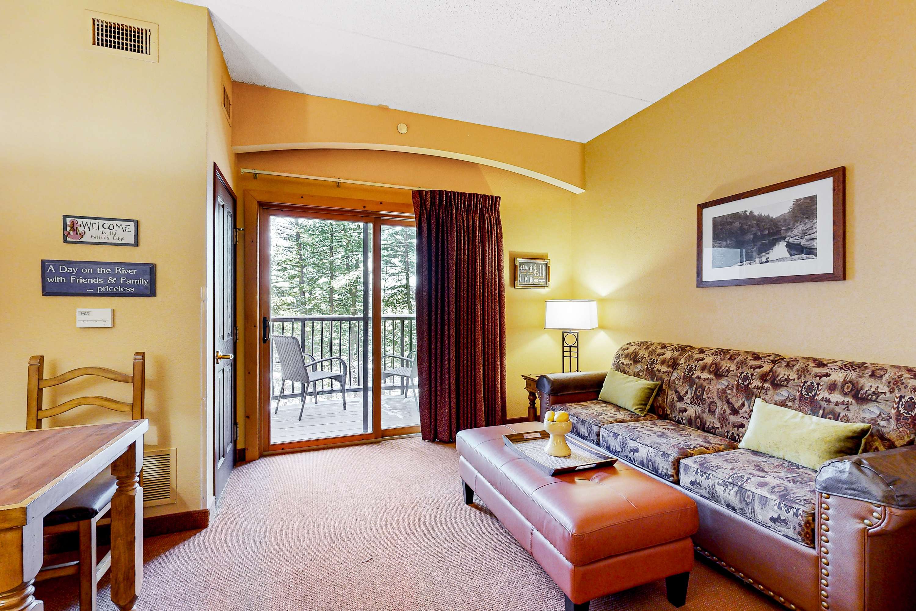 Riverfront View Resort Stay in Wisconsin Dells